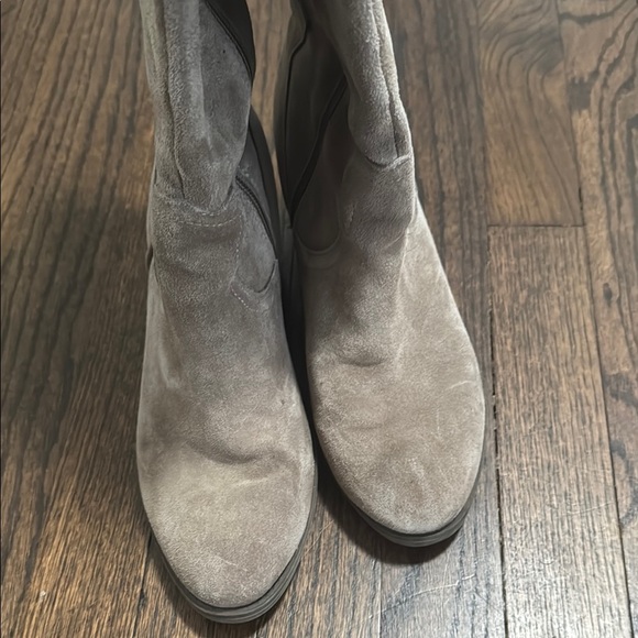 Crown Vintage Tan Suede Knee-High Boots 8 - Picture 5 of 7